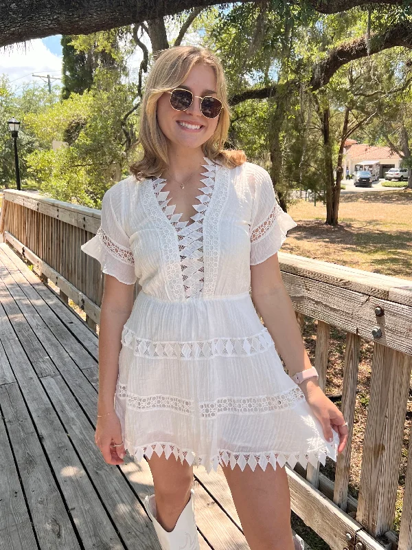 JESSIE EMBROIDERED DRESS IN WHITE Casual mini dresses