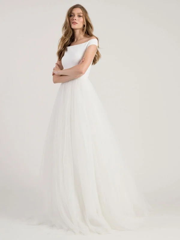 White Simple Wedding Dress A-Line Bateau Neck Off-Shoulder Sleeveless Natural Waistline Pleated Tulle Bridal Dresses Floral Bridal Gown