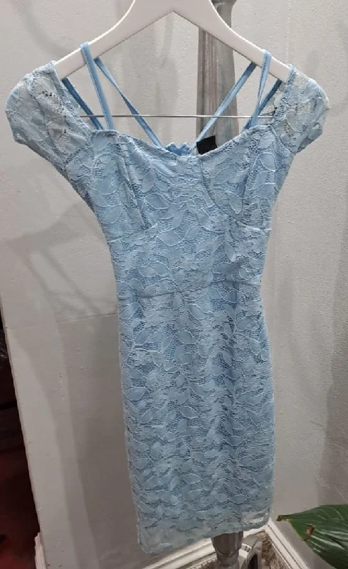 Fitted Lace Dress (Small) Lace Dress Twirl